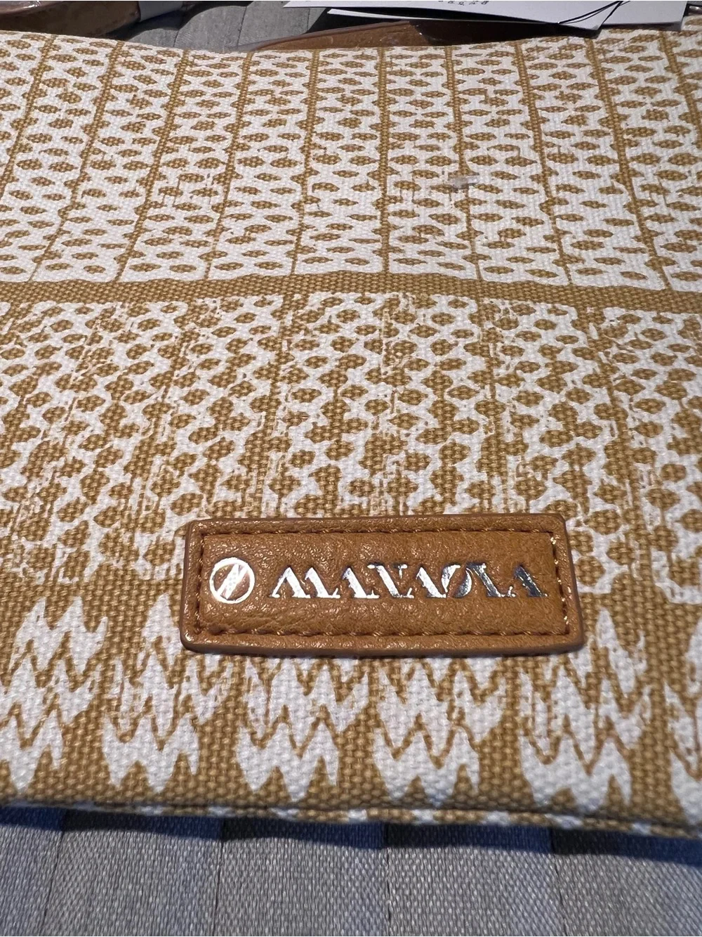 MANAOLA Hawaiian Muster/Yellow bag design crossbody tribal pattern made in Hawai